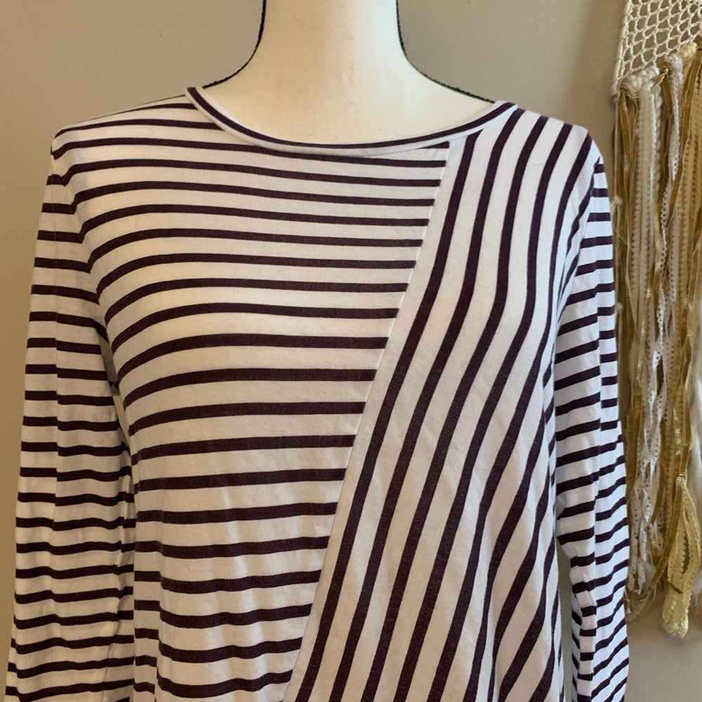 D O N A T E D
LOFT outlet size medium tee with plum purple color EUC - Picture 2 of 7